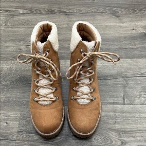 New Women's Tan Lace-Up Boots
